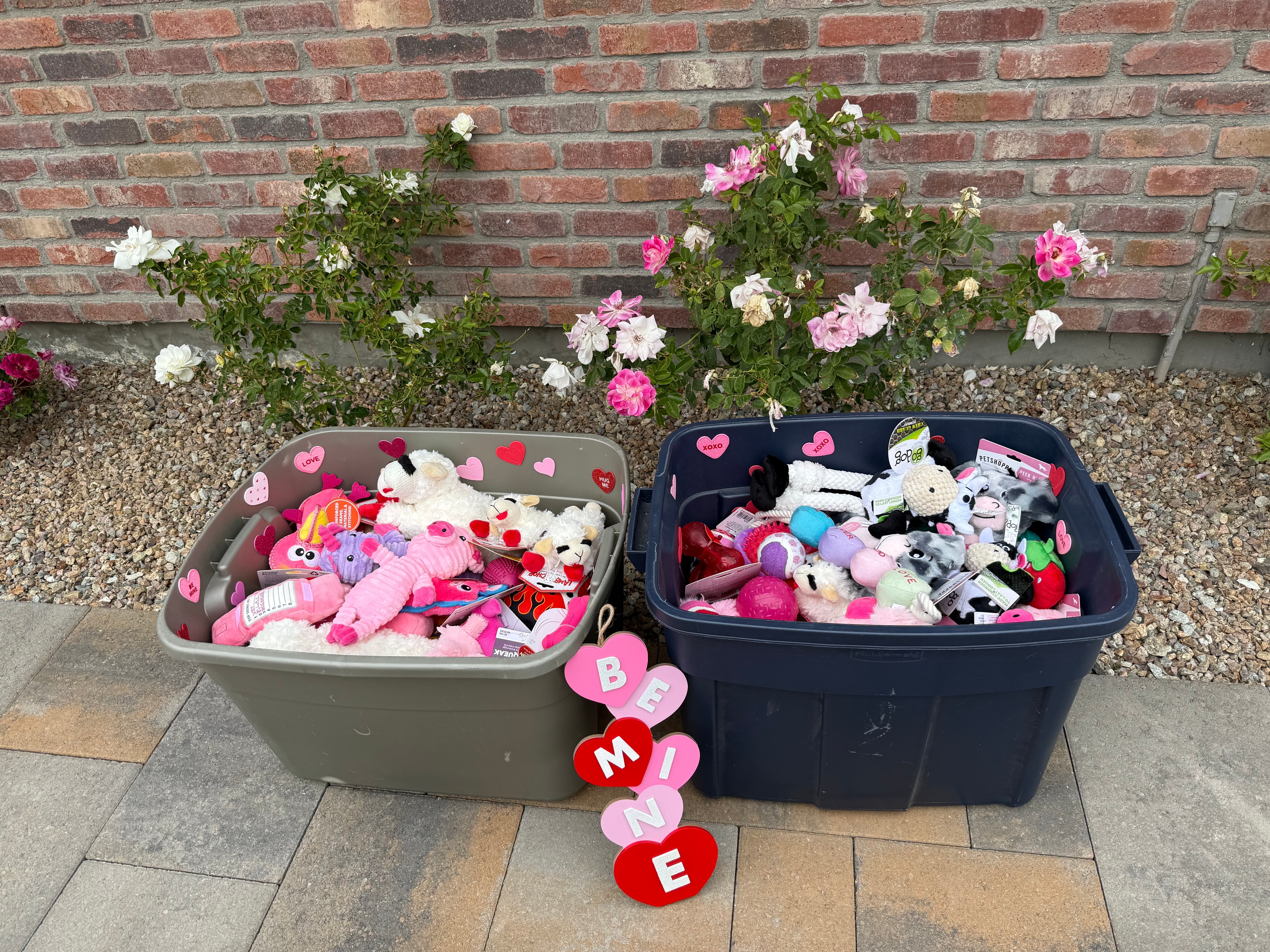 Pink stuffed animals toys collection bins